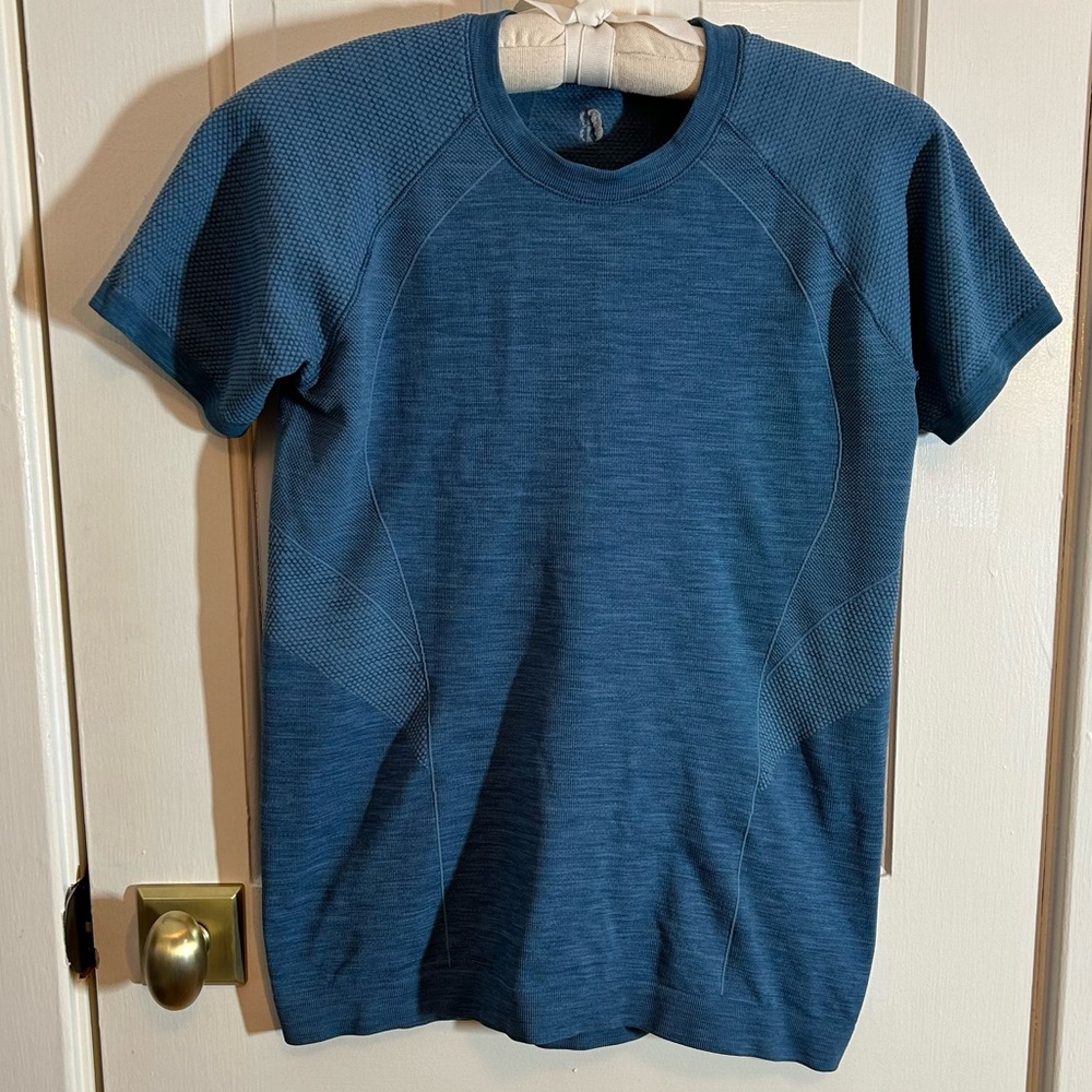 Like New Sweaty Betty Athlete Seamless Workout Tee - SZ M